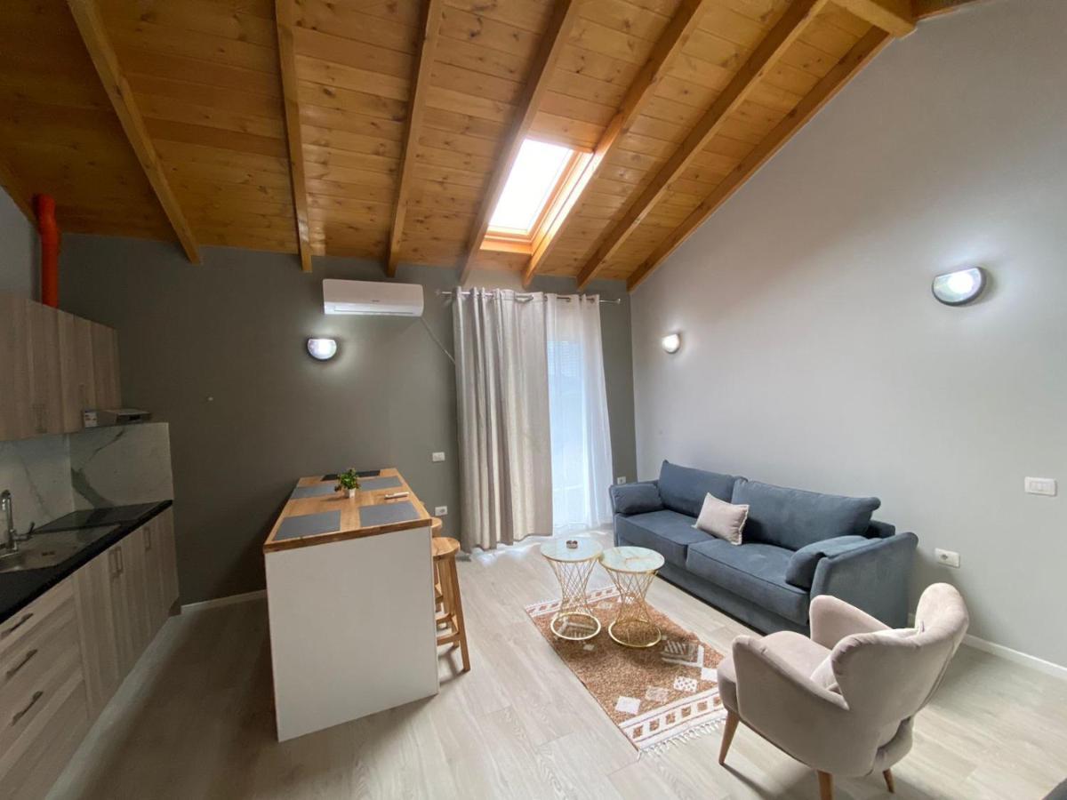Villa Yseni Орикум Екстериор снимка