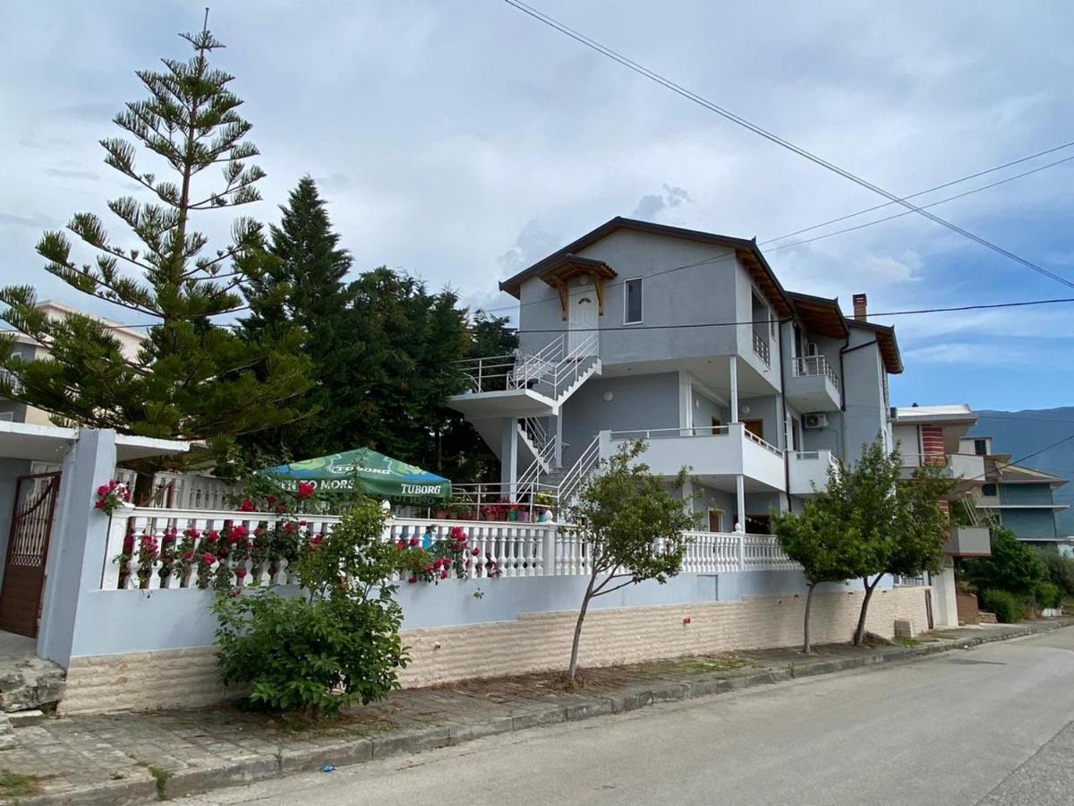 Villa Yseni Орикум Екстериор снимка