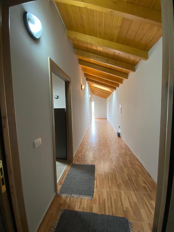 Villa Yseni Орикум Екстериор снимка