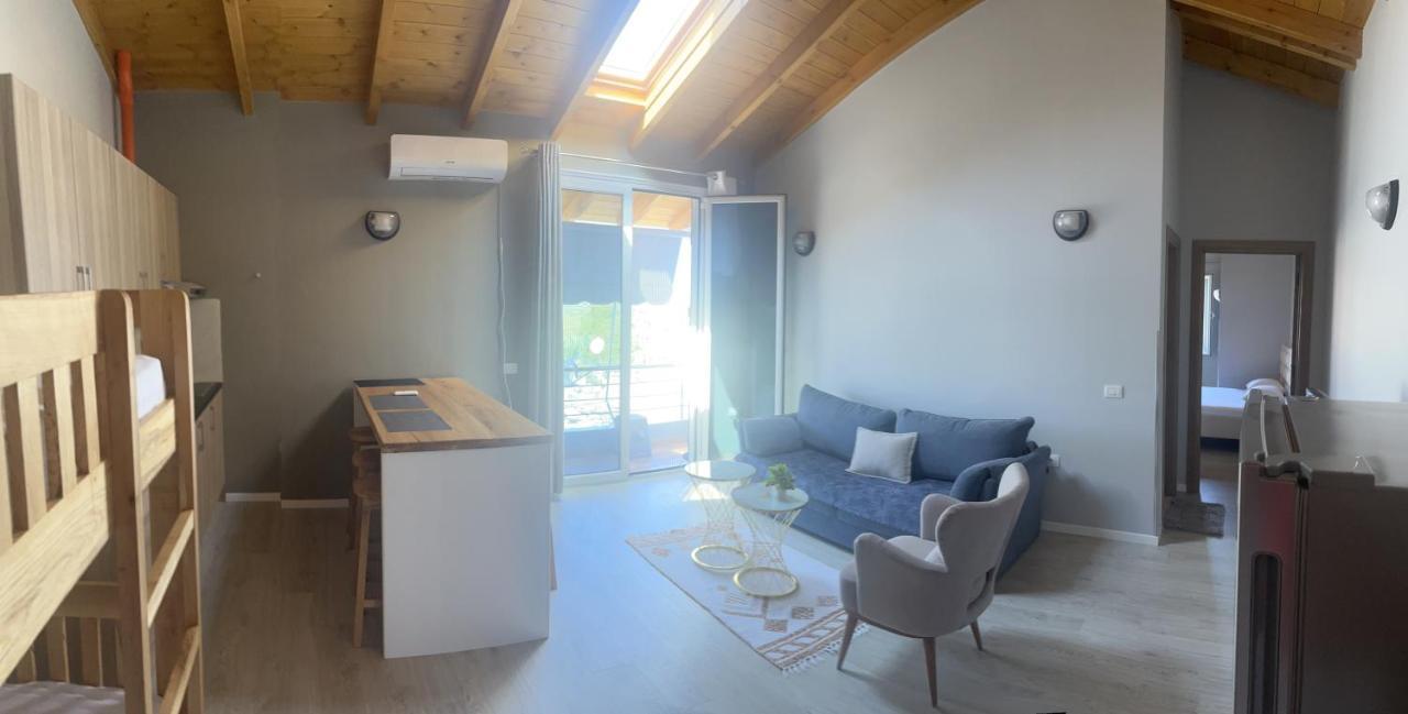 Villa Yseni Орикум Екстериор снимка