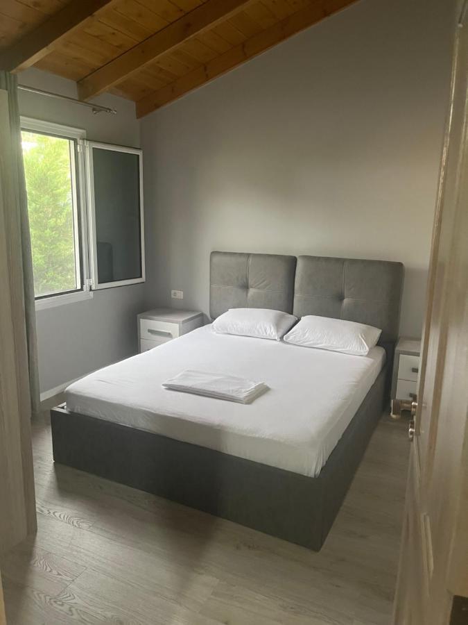 Villa Yseni Орикум Екстериор снимка